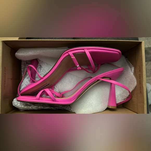 Pink Steve Madden - Picture 2 of 5